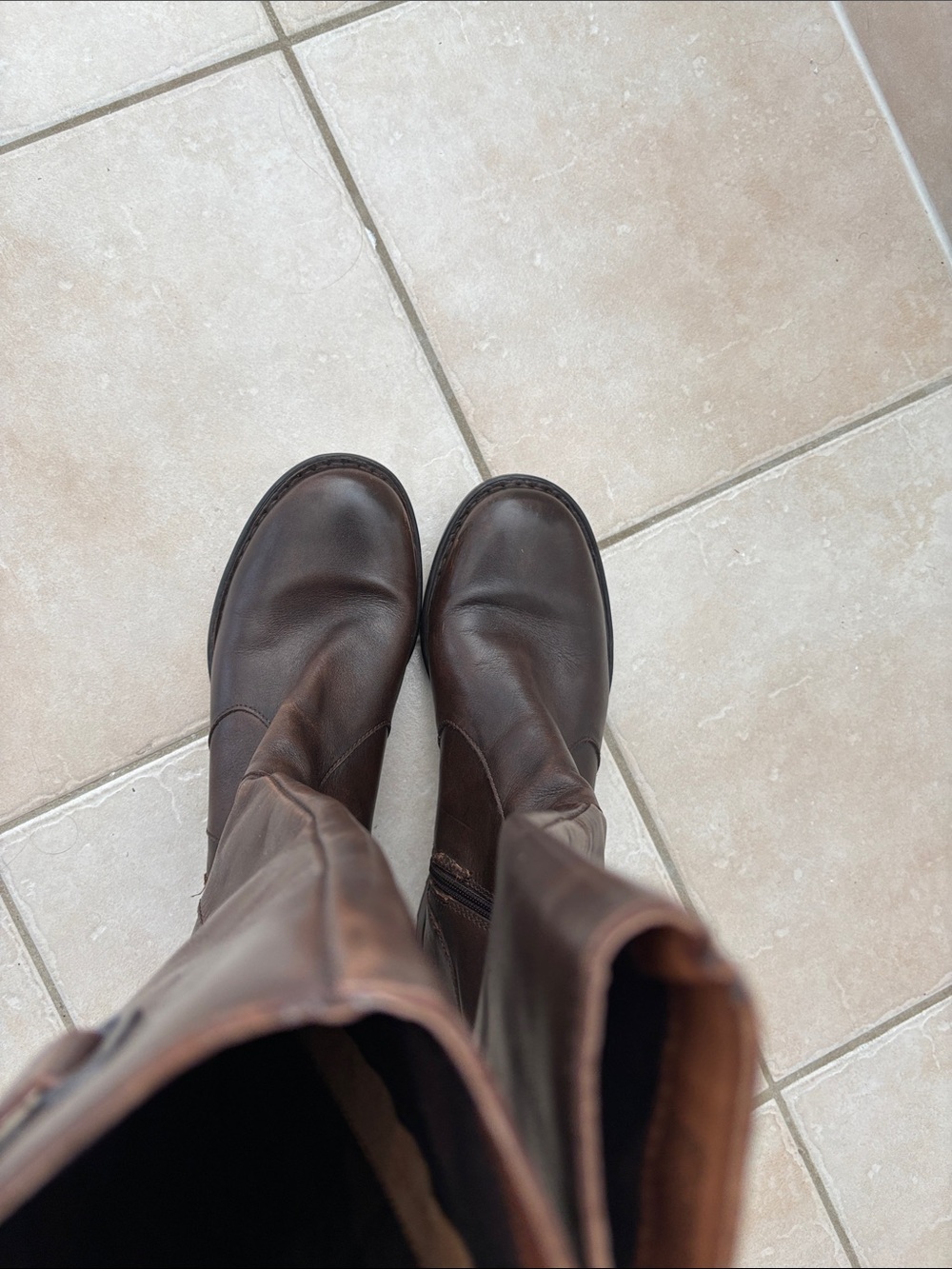 BORN Women’s Brown leather Boot - Classic riding Style